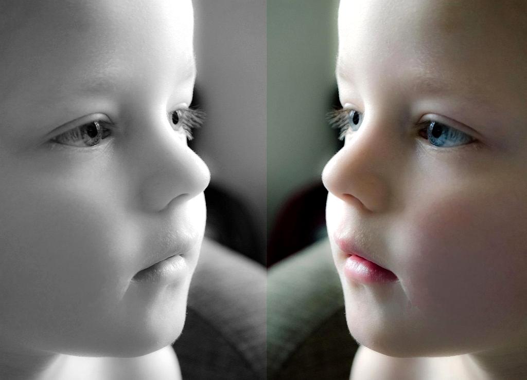 Interactive holographic bathroom mirror displaying health metrics